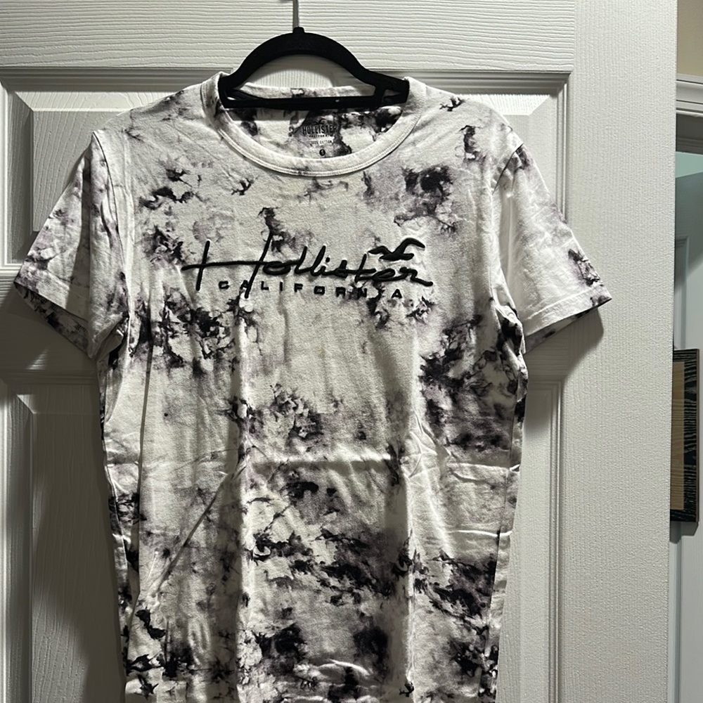Hollister Black and White Tie-Dye Tee